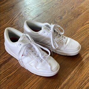 Levi's White Sneakers Court Shoes